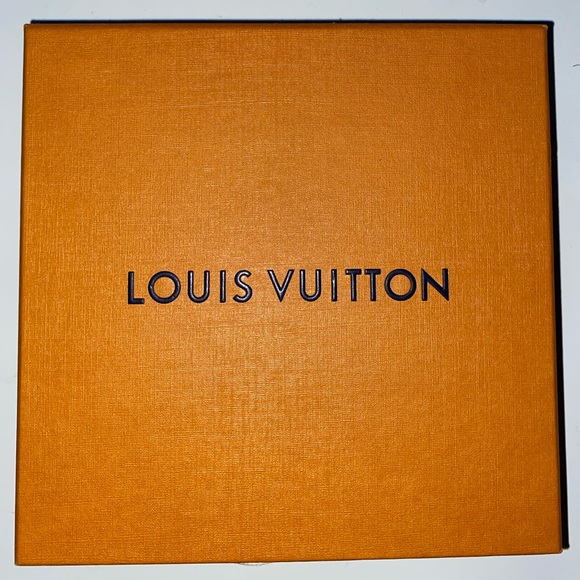 Authentic Louis Vuitton LV initials white checkered belt - Picture 2 of 4